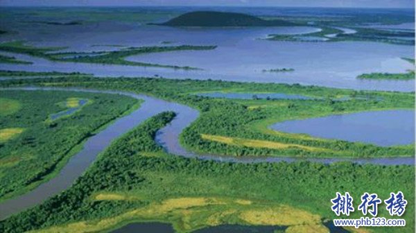 世界上面積最大的河，亞馬遜河（流域面積705萬平方千米）