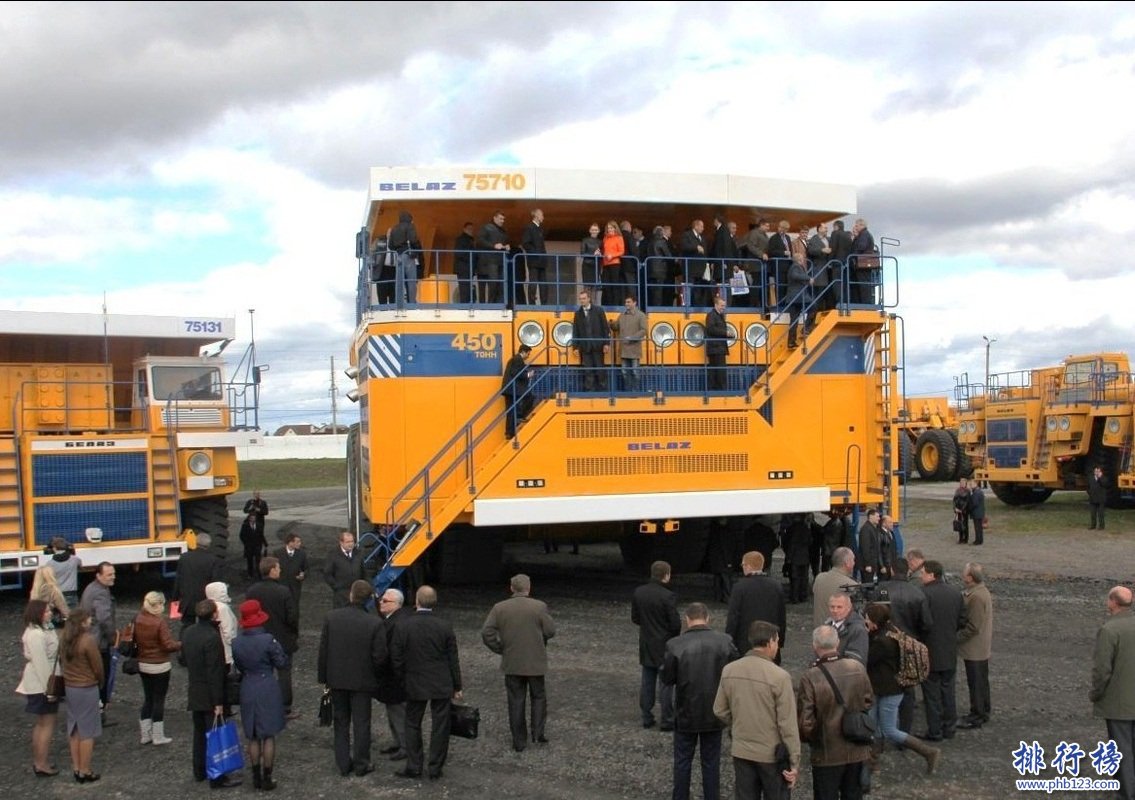 世界上最大的自卸車：別拉斯-75710重量相當於37輛雙雙層巴士