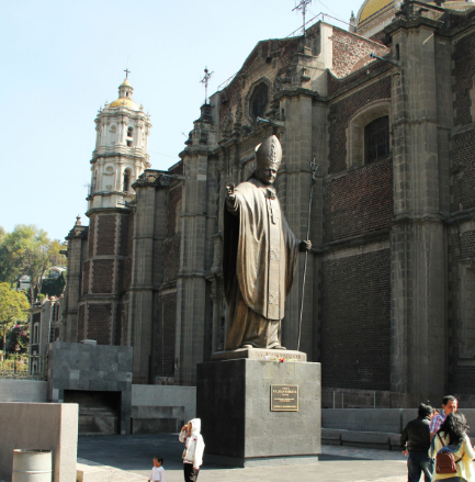 瓜達盧佩聖母大教堂獨立紀念柱