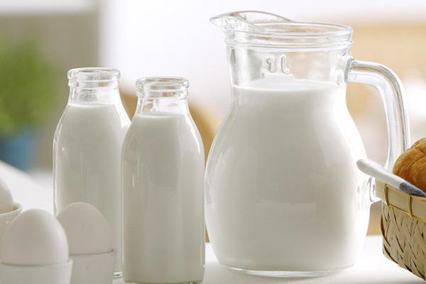 牛奶洗臉的好處和壞處是什麼