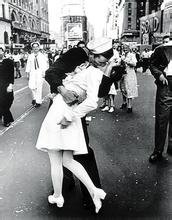 最浪漫的接吻方式：紐約“勝利之吻”