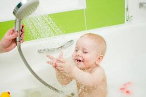 2017嬰兒洗頭沐浴露排行榜,嬰兒二合一沐浴露哪個牌子好