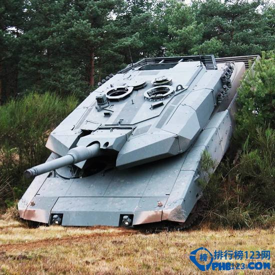 “豹”2革命性改進坦克。