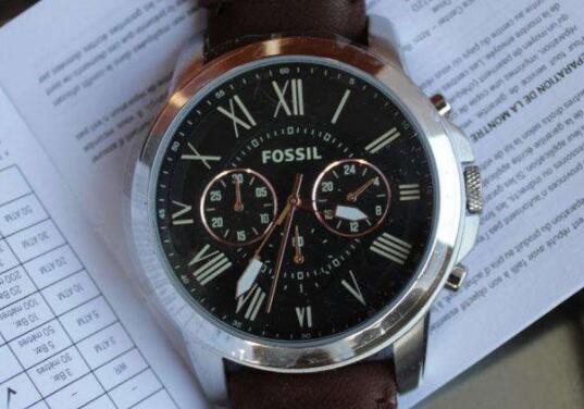 fossil是什麼牌子的手錶
