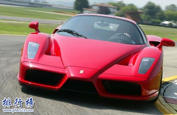法拉利最快的車：法拉利Enzo(最高時速達350km/h)