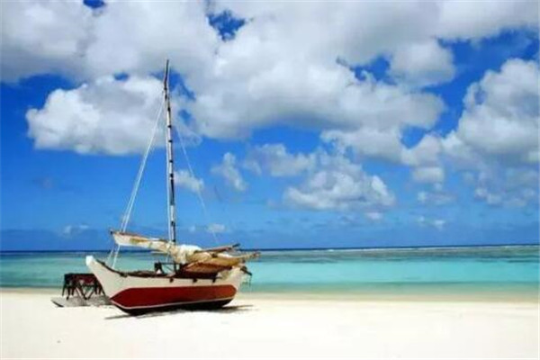 世界最漂亮的十大島 塞席爾群島上榜,聖托里尼島如世外桃源