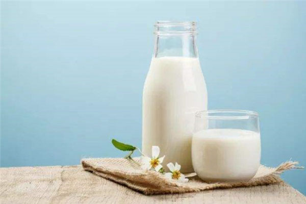 牛奶敷面膜有什麼功效