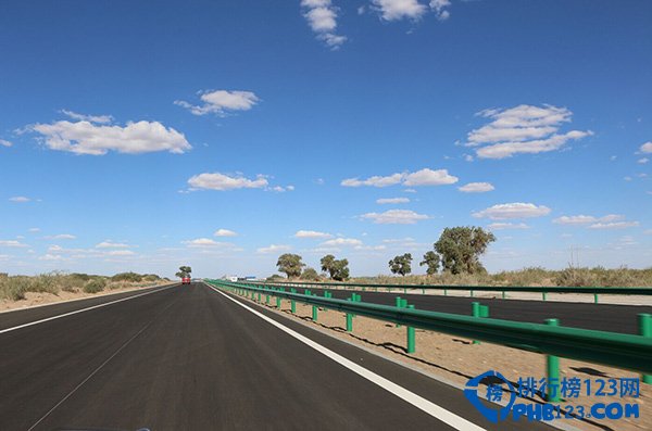 京新高速公路沙漠段景色圖片