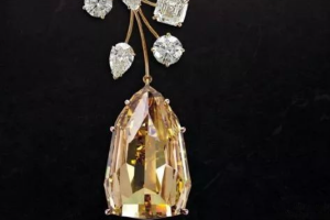世界上最貴的12件珠寶：橙色鑽石上榜，第十二最貴