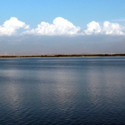 青格達湖