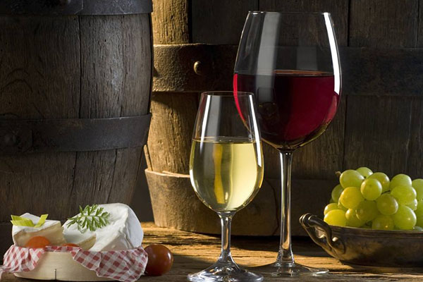 紅酒與葡萄酒的區別是什麼