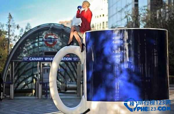 英國倫敦高達2.9米最大的咖啡杯