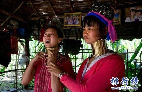 世界上脖子最長的人：帕督安部落人脖子70厘米，五歲開始拉長脖子