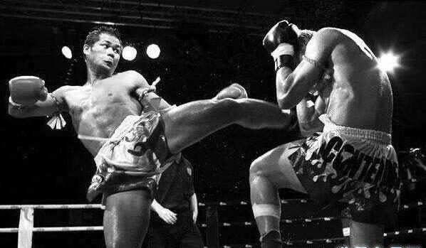 安東尼馬庫斯vs瘋子阿蘭·佩迪拉，一記掃腿讓黑拳魔王命喪拳台
