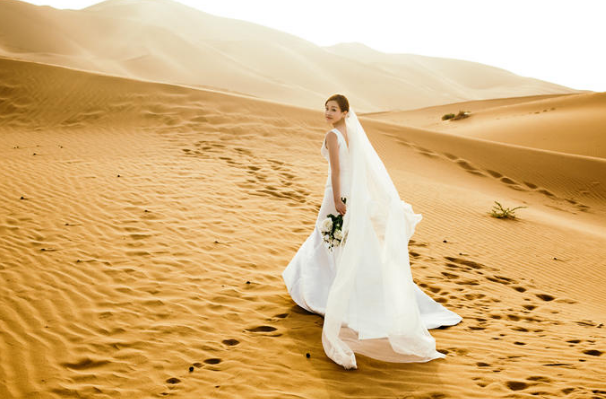 沙漠婚紗照怎么拍