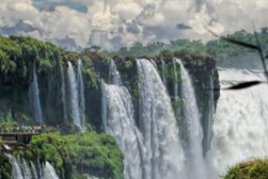 伊瓜蘇大瀑布旅遊攻略：跨國瀑布(夏季遊覽最佳)