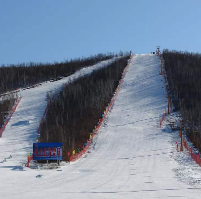 映山紅滑雪場