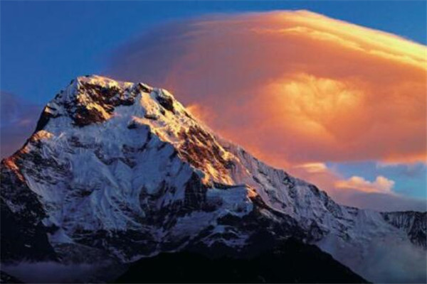 世界十大山峰 珠穆朗瑪峰全球最高，第六又稱魔鬼峰