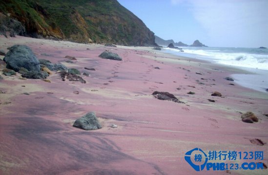 全球最有特色的沙灘排名 粉色沙灘魅力難擋