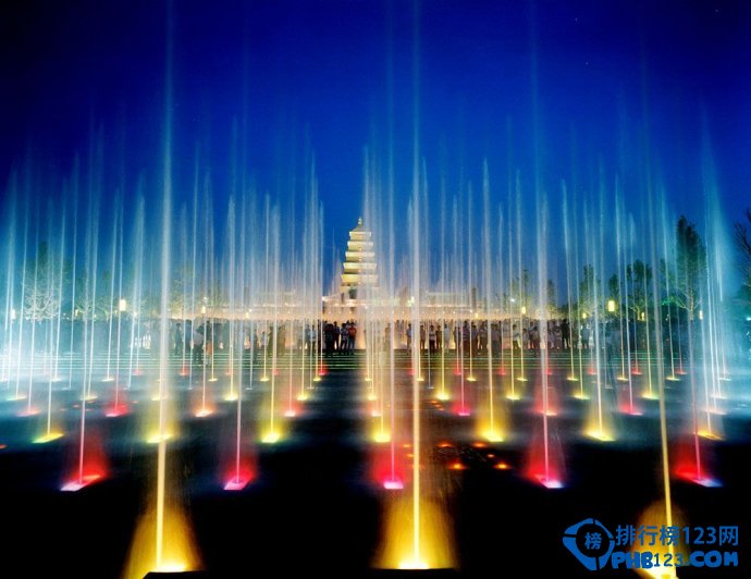 中國西安大雁塔噴泉
