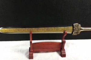 中國古代十大名劍排名，魚腸劍上榜，第一是一把聖道之劍
