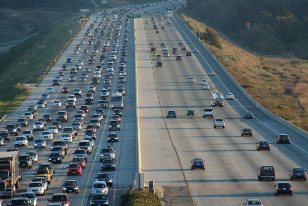 世界十大最堵車城市 中國無城市上榜，洛杉磯最擁堵