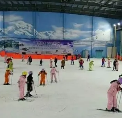 邯鄲四季滑雪館