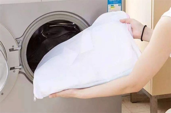 羽絨褲子能用洗衣機洗嗎