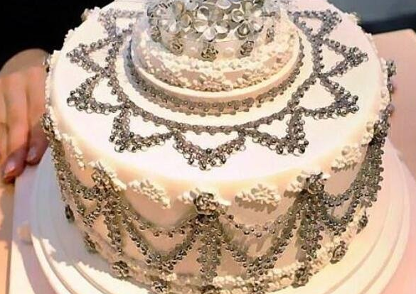 世界上最頂級的甜品 鑽石朱古力蛋糕價值500萬美元