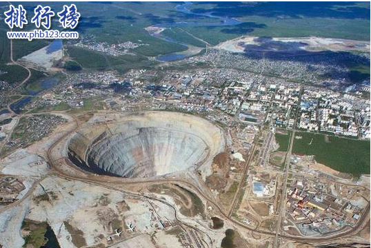 世界著名的4大鑽石礦坑：西伯利亞米爾鑽石礦坑深達525米