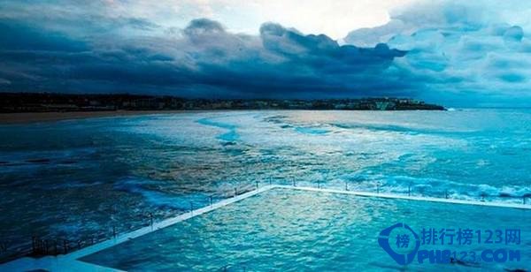 全球十二個仙境般的游泳池TOP12：海邊泳池​