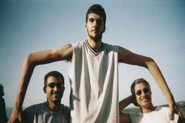 NBA中鋒身高排名 敢信嗎？身高2.31米，是NBA史上最高的球員