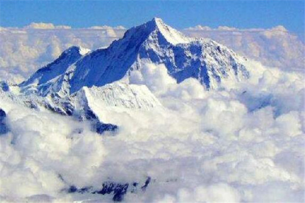 世界十大最高的山峰 榜首珠穆朗瑪峰高8844.43米,你知道哪幾座