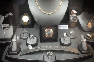 天貓珠寶鑽石品牌銷量排行榜前十，珠寶銷量周大福奪得第一