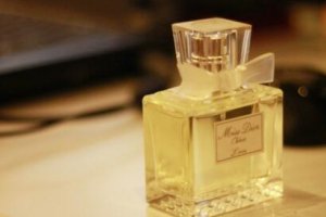 ​世界十大香水排名 世界奢侈品香水品牌排行榜
