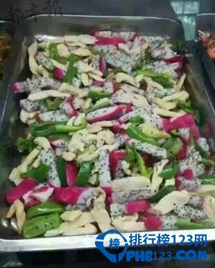 中國各大高校的食堂黑暗料理排行榜，你想嘗嘗嗎？