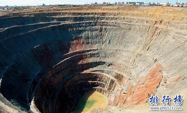 賴索托礦區挖掘910克拉巨鑽,鑽石史上第5大(價值4千萬美元)