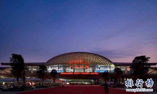 亞洲最大的火車站:廣州新站,相當於1629個足球場(面積1140萬㎡)