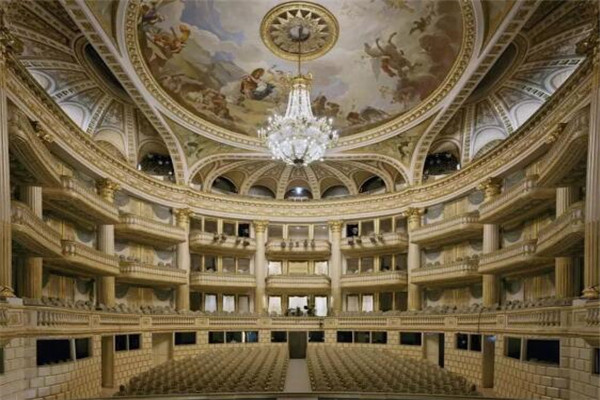 世界最迷人的十大歌劇院 波爾多大劇院是法國最美建築之一