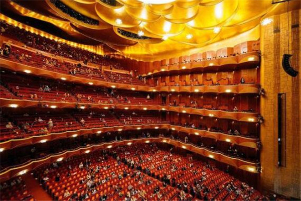 世界著名的十大歌劇院 亞馬遜劇院上榜，第七能屋頂上漫步