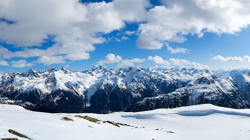 阿爾卑斯山是哪個國家的？阿爾卑斯山是不是最大的山？