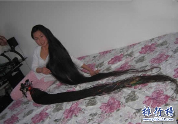 世界上最長的頭髮，最長達到16.8米(沒有最長只有更長)