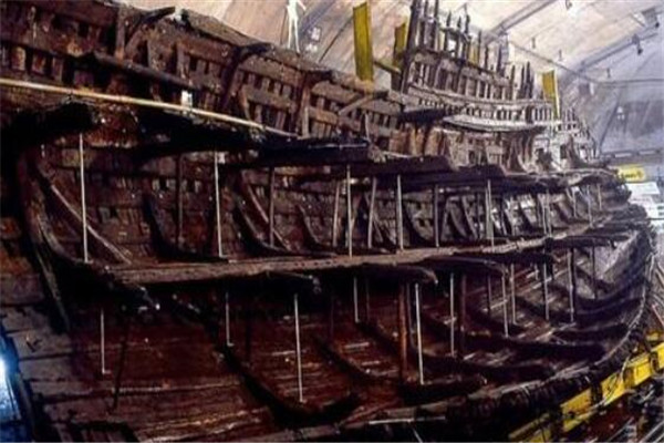 世界六大沉船，鐵達尼號無人不知，第三船上載滿了黃金財寶