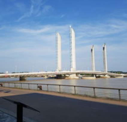 波爾多雅克·沙邦-戴爾馬大橋