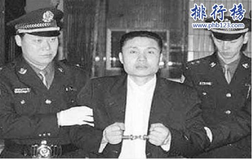 中國十大殺人魔:一個用軋麵條機殺17人一個因口角殺12人