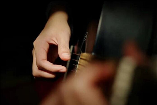 十種不適合學吉他的人 怕手指痛就別學，你適合學嗎