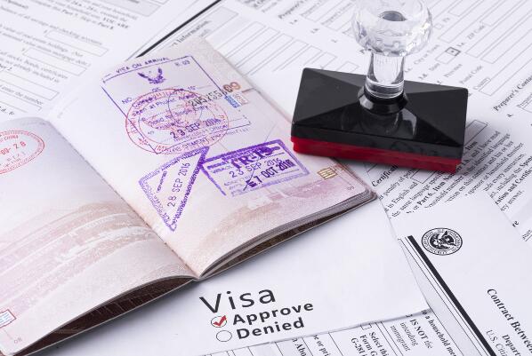 2023全球護照指數排行榜：日本有所下降，新加坡通行192個國家