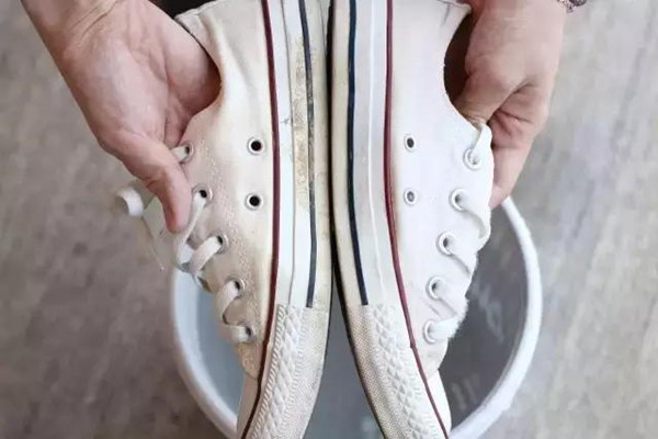 小白鞋清洗劑怎么打開