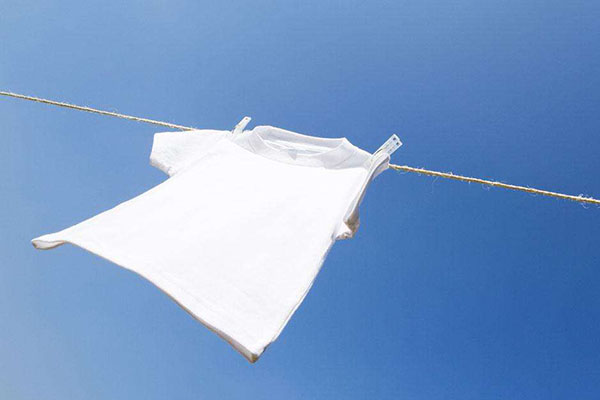 白衣服蹭上粉底怎么洗掉