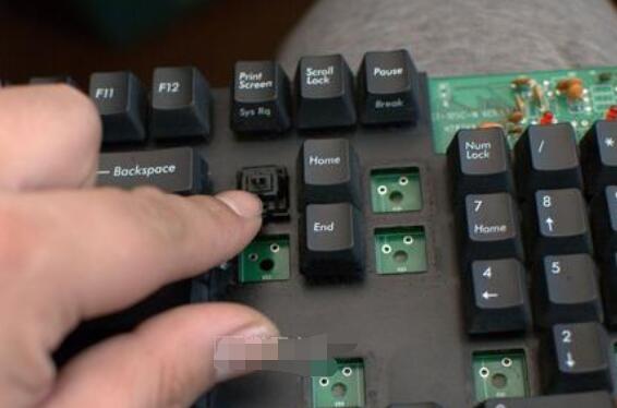 機械鍵盤換軸必須焊嗎